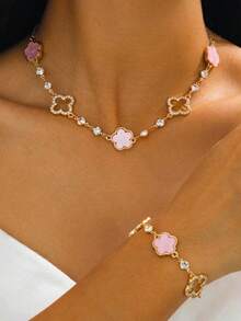 2pcs Women's Luxury Elegant Crystal Hollow Four-Leaf Clover Five-Leaf Flower Bracelet, Lucky Diamond Inlaid Four-Leaf Clover Pink Five-Leaf Clover Pendant Necklace Bracelet Jewelry Set (No Gift Box) - Multicolor - View 6