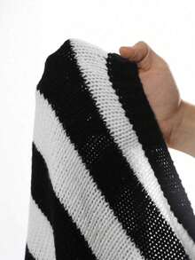 Spring Women's New Color Blocked Shoulder Dustproof Open Collar Wool Sweater, Women's Fashion Matching Thin Knitted Cardigan, Long Sleeve Top Spring Women's Fabric, French Fashion Multi Functional Black And White Striped Knitted Cardigan, Valentine's Day Women's Fashion Essential Plush Knitted Sweater, Preferred Gift For Couple Fashion Clothing - 黑色 - 查看 7