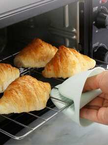 2pcs/4pcs Silicone Heat Resistant Gloves, Microwave Oven Gloves, Oven Mitts, Mini Cooking, Baking And Grilling Gloves, Essential Kitchen Accessories - Grey - View 4