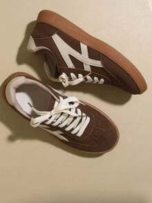 Women's Round Toe Flat Lace-Up Printed Casual Sneakers - Brown - View 2