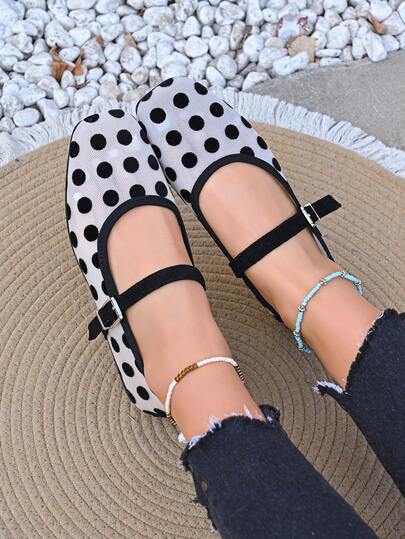 加大码女士平底套脚鞋，夏季新款时尚舒适搭扣透气镂空网面芭蕾舞鞋，波点装饰，适合上学、户外活动、母亲节穿着