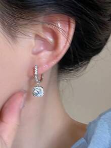 1 Pair Elegant Luxury Geometric Cubic Zirconia Inlaid Cube Design Copper Alloy Earrings, Suitable For Women's Daily, Dating, Holiday, Party Wear