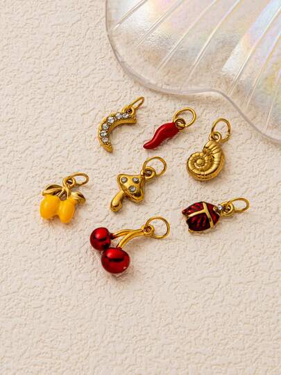 1件装时尚仿食物系列甲虫辣椒柠檬海螺樱桃蘑菇不锈钢吊坠等。18K镀金，展现女性优雅魅力。DIY不锈钢首饰、项链配件、手链配件、钥匙扣配件和护身符配件易于搭配，可作为精致吊坠佩戴。