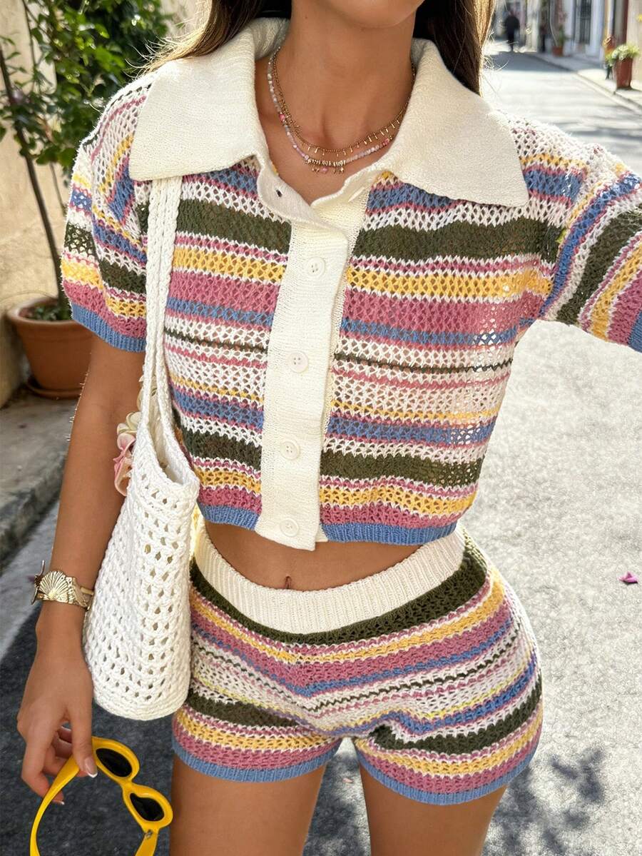 女士新款撞色条纹单排扣短袖针织开衫搭配修身短裤，时尚休闲简约Y2K风格派对海滩度假两件套，优雅音乐节日常休闲装，春夏秋季早午餐度假服饰