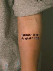 1张草本可水洗无限爱与感恩手写花卉纹身贴纸，防水、防汗、不反光，可持续1-2周 - 黑色 - 查看 2