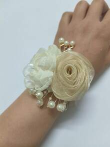 1件优雅腕花手链，饰以苔绿色山茶花和米色玫瑰，串珠设计，适合新娘、伴娘、婚礼、派对、日常佩戴 - 米色+香檳 - 查看 2