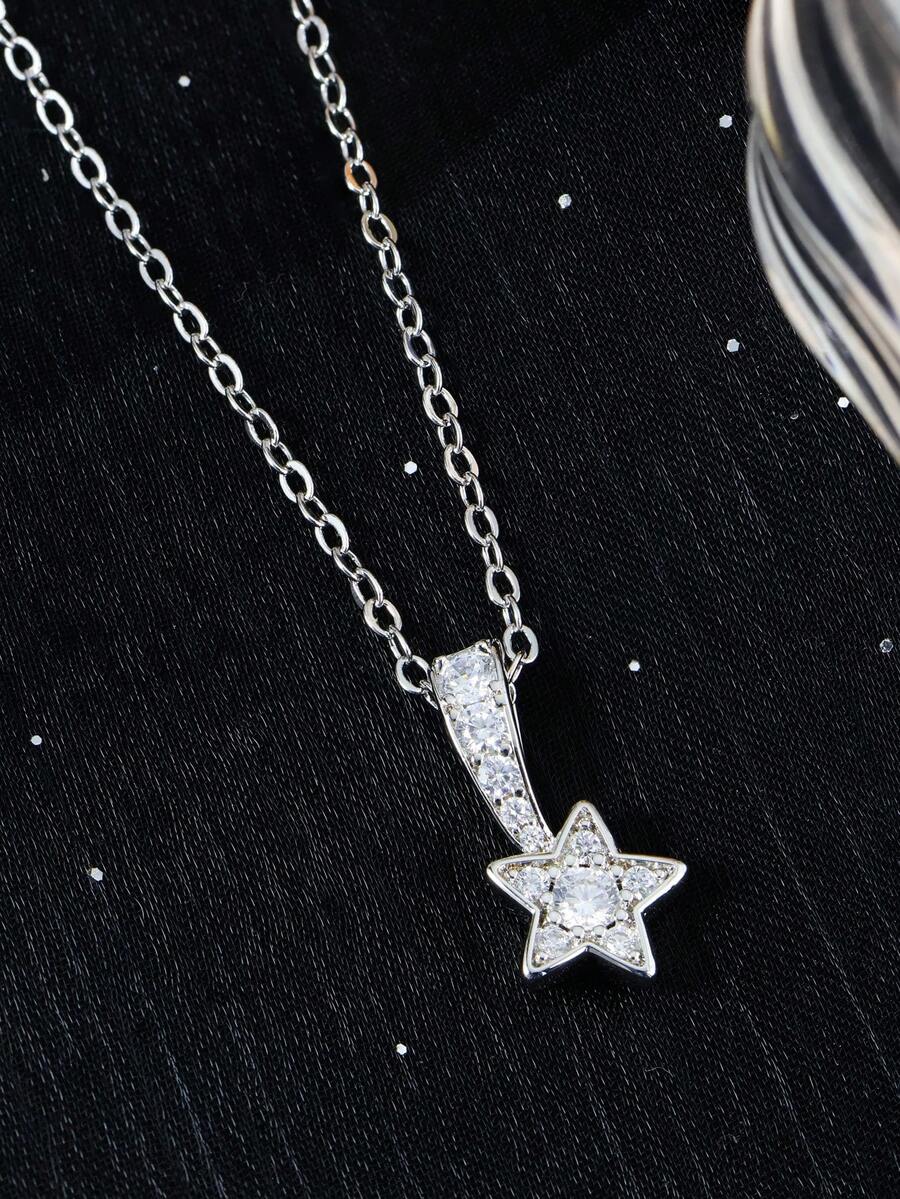 1件S925纯银流星立方氧化锆吊坠项链，采用五角星和彗星尾设计，饰以密镶水晶和中心宝石，闪耀浪漫，适合日常佩戴、约会等场合。 - 銀色 - 查看 1