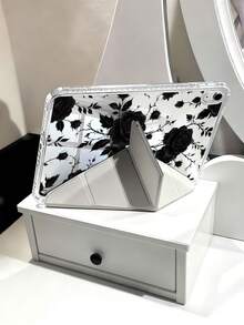 这款黑色玫瑰花纹平板电脑保护套兼容苹果Air 11英寸M3（2025款）/M2（2024款）、第五代Air（2022款）、（A16）11英寸第十一代（2025款），也兼容三星Galaxy Tab平板电脑和Kindle Paperwhite第十二代（2024款）。透明背壳，时尚图案保护套，支持自动休眠和唤醒功能，配备气囊保护，适合作为礼物或办公用品。 - 彩色 - 查看 6