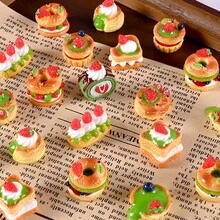 仿真迷你抹茶果酱草莓奶油蛋糕瑞士卷娃娃屋桌面甜点装饰玩具微缩食物玩奶油胶DIY冰箱贴纸材料配件摄影道具模型风格随机 - 綠色 - 查看 13