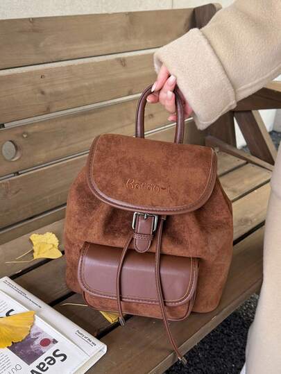 时尚高品质多功能背包，容量大，设计别致复古，轻便防水，适合工作、上学、旅行，配有可调节肩带和拉链，学院风书包