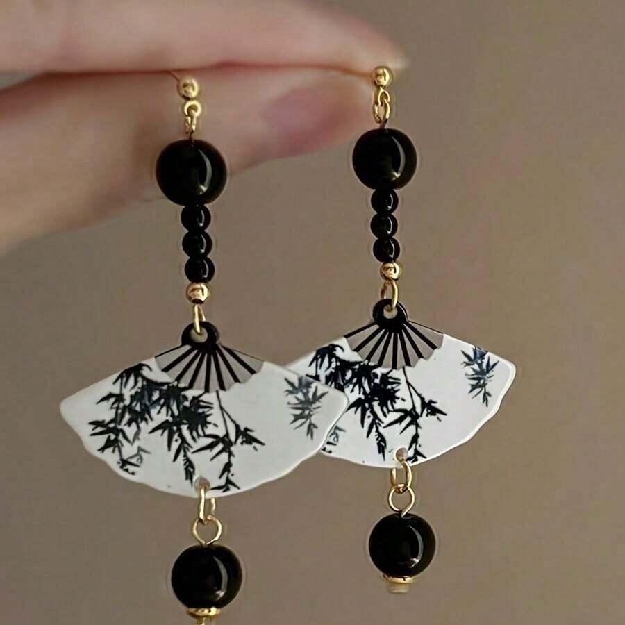 1 Pair Fashionable Retro Chinese Style Long Silvery Needle Ink Painting Fan Shaped Resin Earrings For Women - 1 - 查看 1