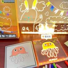 Pizarrón mágico con iluminación, de 15 X 15 CM, incluye juego de 7 plumones, base para sostener e iluminar y pañuelo de microfibra, al dibujar se ilumina - Blanco - Ver 8