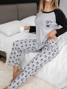 Sanrio 两件套女士Hello Kitty卡通可爱抓绒保暖睡衣套装，卡通印花长袖圆领上衣和裤子，舒适宽松版型，适合春、秋、冬穿着，温暖舒适