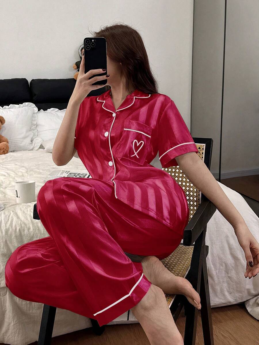 Dreamivo 女士心形刺绣翻领短袖上衣和裤子睡衣套装，休闲家居服，春夏款 - 玫紅色 - 查看 1