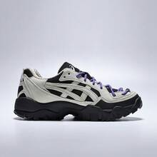 Asics Unisex GEL-PICKAX Low-Top Running Shoes 1203B026-001 - Grey - View 2