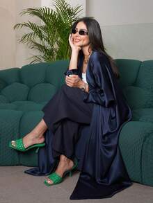 1件時尚極簡拼接復古印花手繪袖口中東女性開襟長裙 Abaya，適合日常穿著與節慶 - 藏蓝色 - 查看 2
