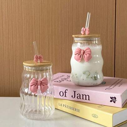 1 pieza Taza de vidrio con lazo, tapa y pajita, taza de vidrio elegante con lazo, taza de vidrio con rayas onduladas, adecuada para decoración del hogar, beber agua, desayuno con leche, té de la tarde, café, regalo del Día de San Valentín