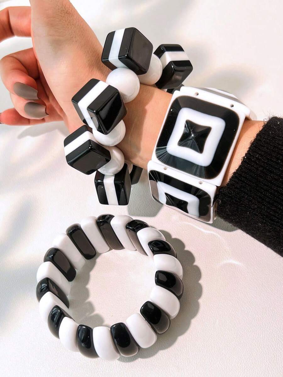 Brazalete clásico retro de contraste blanco y negro, diseño geométrico cuadrado único, accesorio de mujer versátil, adecuado para superposición y uso diario - Multicolor - Ver 1