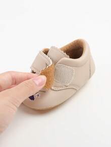 女婴玛丽珍平底鞋，适合婴幼儿公主婚礼礼服鞋，适合婴幼儿学步鞋和公主礼服鞋。 - 米色 - 查看 11