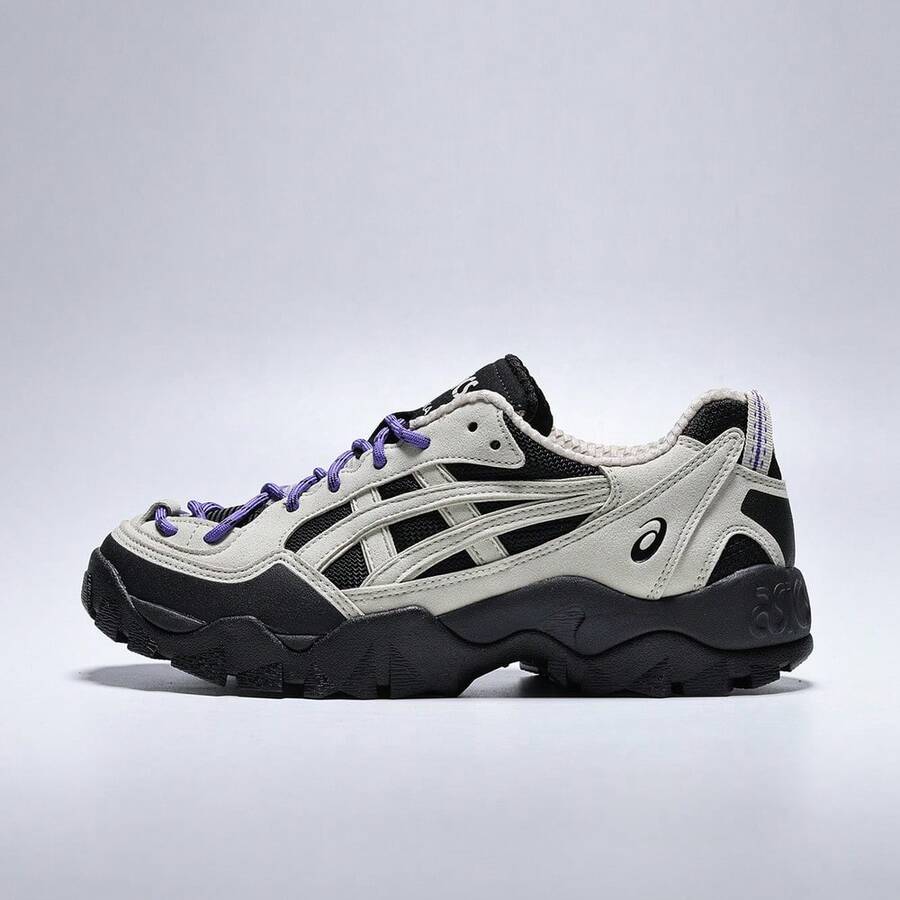 Asics Unisex GEL-PICKAX Low-Top Running Shoes 1203B026-001 - Grey - View 1