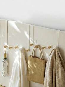 1个免钻孔门挂钩，创意卧室门挂钩，收纳整理神器，可挂外套、围巾、帽子、包包、毛巾、衣物等，无需工具，直接挂在门上，简单方便。充分利用空间：巧妙利用门后的闲置空间，让您的卧室、浴室和门厅瞬间整洁有序。情人节促销