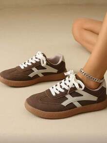 Women's Round Toe Flat Lace-Up Printed Casual Sneakers - Brown - View 3