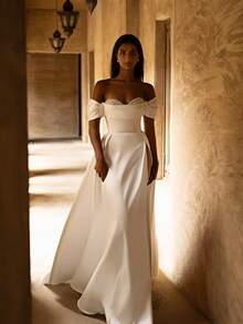 Glamorous Boat Neck Cap Sleeve Wedding Dress With High Slit In Satin – Sophisticated Floor-Length A-Line Gown Featuring A Graceful Wide Neckline, Exposed Shoulder Short Sleeves, Daring Leg Reveal, And Lustrous Satin Silhouette, Perfect For Weddings, Christmas Galas, Halloween Balls, Formal Dances, Birthday Celebrations, And Special Evening Events. A Versatile Choice For Wedding Receptions, Holiday Parties, Anniversary Dinners, Luxury Getaways, Black-Tie Occasions, Cocktail Gatherings, Bridal Showers, Wedding Guest Attire, Graduation Formals, Homecoming Events, And As A Modern Bridesmaid Or Festive Evening Gown. - 白色 - 查看 4