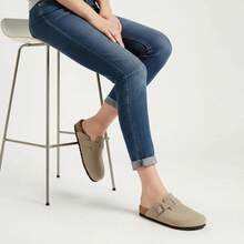Ecetana Women's Leather Mules: Adjustable Hook-And-Loop Closed-Toe Clogs. Ultra Lightweight & Comfortable Slip-Ons For Daily Wear, Commuting & Parties. Versatile, Non-Slip & Durable Design. A Must-Have All-Season Fashion Footwear.Women's Apricot All Season Muller Shoes.Women's Suede Clogs With Buckle Closure And Rubber Sole,Apricot Leather Mules Cork Footbed Sandals Potato Shoes. - Màu be - Xem 8