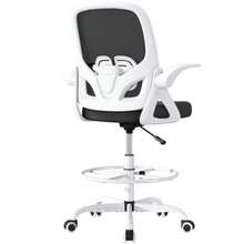 ORRSAKER - Silla de dibujo alta con soporte lumbar y reposapiés silla de computadora ergonómica de altura extendida para trabajo en casa silla de oficina de malla transpirable con brazos abatibles - BLANCO - Ver 1