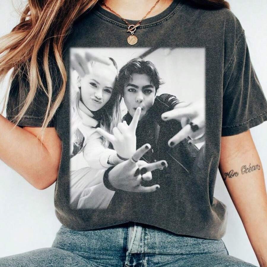 Malachi Barton & Freya Skye Shirt, Descendants Zombies Worlds Collide Tour, The Rise Of Red, Descend - Black - View 1