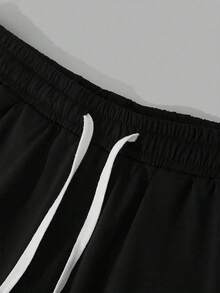 Men's Casual Fashion Shorts, Latest 2026 Model White Cross Pattern Print Design Men's Beach Swim Trunks Men's Big And Tall Shorts Men's Shorts Fashionable And Unique Prints, Suitable For Parties, Daily Wear, And Casual Occasions The Favorite Of Fashionistas - 黑色 - 查看 3