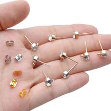 KMEOSCH 40 piezas de postes de pendientes de acero inoxidable con color dorado, cuentas de cristal transparente, con anillos horizontales de 2 mm y cierres de mariposa para hacer joyas - Estrella - Ver 3