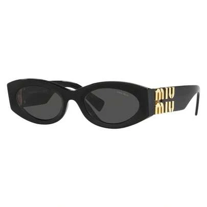 Miu Miu Gafas de sol de mujer con marco ovalado negro, logotipo dorado y protección UV, estilo de playa de verano