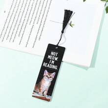 Một chiếc bookmark hình mèo dễ thương bằng acrylic có tua rua với dòng chữ "Tôi đang đọc" là sự lựa chọn hoàn hảo cho những người yêu sách và sưu tầm sách, đồng thời là món quà đánh dấu trang lý tưởng dành cho gia đình và bạn bè. - SQ1426 - Xem 5