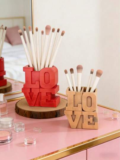 1个浪漫心形装饰收纳盒 - 首饰盒、化妆品收纳盒、化妆刷架，是结婚纪念日、订婚、客厅卧室家居装饰的理想之选，象征永恒的爱，也是节日和情人节礼物。