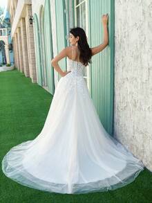 YOUKEFEIER Spaghetti Strap V-Neck Lace Embroidered Champagne Long Wedding Dress, Suitable For Outdoor, Lawn, Beach Weddings - Beige - View 3