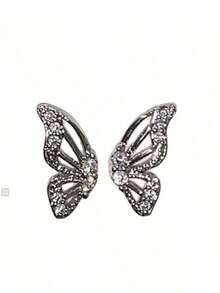 一对镂空镶钻不对称蝴蝶翅膀耳钉，适合女孩日常佩戴 - 銀色 - 查看 3