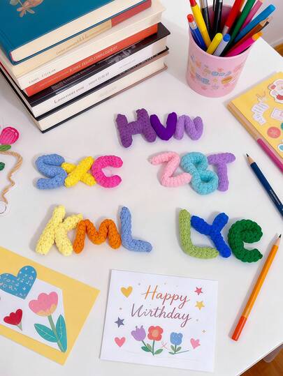 Chaveiros bordados à mão personalizados, chaveiros bordados personalizados, chaveiros com nome personalizado, etiquetas de identificação, etiquetas para mochilas, etiquetas para bolsas de fraldas, etiquetas para lancheiras. Presentes personalizados elegantes, coloridos, fofos, simples, kawaii e exclusivos, perfeitos para o Natal e o Dia dos Namorados.