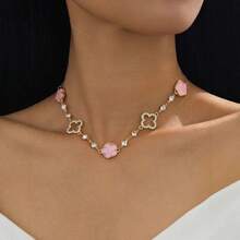 2pcs Women's Luxury Elegant Crystal Hollow Four-Leaf Clover Five-Leaf Flower Bracelet, Lucky Diamond Inlaid Four-Leaf Clover Pink Five-Leaf Clover Pendant Necklace Bracelet Jewelry Set (No Gift Box) - Multicolor - View 4