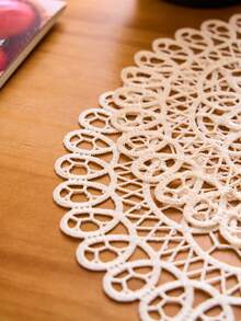 1/2/4/6件装金色波浪蕾丝刺绣圆形餐垫,波西米亚镂空设计,厨房装饰,餐桌垫,防滑杯垫/碗垫/盘子垫,适用于节日、派对、生日、婚礼、晚宴、办公室、咖啡桌、家居装饰,四季皆宜 - 金色 - 查看 3