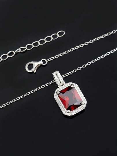 1条奢华S925银项链，镶嵌实验室培育红宝石，适合宴会、派对、婚礼等场合，也是馈赠家人、朋友和母亲节的绝佳礼物。