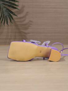 Giày sandal cao gót nữ, mũi vuông, gót dày, màu tím thời trang và gợi cảm, buộc dây, thanh lịch và thoải mái, thích hợp cho tiệc tùng và dạ hội mùa hè, trang trí hình bướm. - Màu Lilac Tím - Xem 9