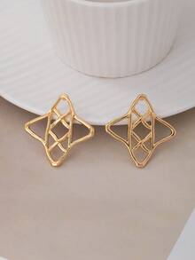 1 Pair Fashionable Hollow Grid Asymmetrical Geometric Gold Stud Earrings, Versatile For Daily Wear, Matching Influencer Style Women Jewelry - Yellow Gold - View 5