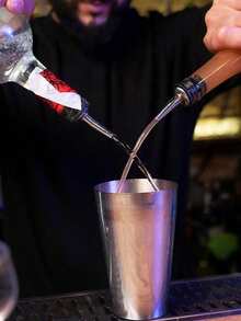 6pcs Wine Bottle Pourer, Automatic Flip Olive Oil Sprayer, Stainless Steel Olive Oil Dispenser Nozzle, Alcohol Liquor Bottle Pourer Spout, Fits Approx. 3/4 Inch Bottle Neck - Multicolor - View 4