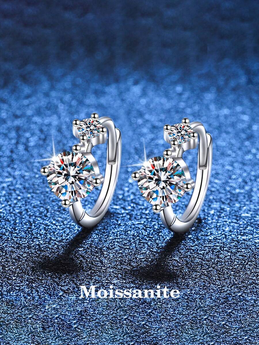 BLOVEMEE 2只优雅925纯银莫桑石耳环，每只0.5克拉，适合女性日常佩戴，也适合情人节、母亲节、派对、通勤、结婚纪念日等场合，是馈赠佳品。 - EH0136M - 查看 1