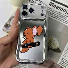おもしろいオーストラリアンコアラのスケートボード風スマホケース、電気メッキクリームウェーブデザイン、光沢仕上げげのTPU材料、指紋がつきにくい、お手に入れるれ簡単単、柔軟性があり、落ちるに強いい、キュートでシンプル。  17、16、15、14、13、12、11、8、7 Plus、Pro、Max、Airと互換性があります。 お友達、愛する人、または自分自身を分けるへの完璧な贈呈り物です。 - シルバー - チェックする 1