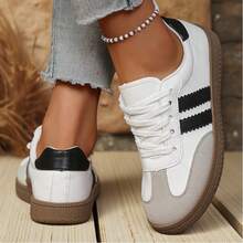 1 Pair Women's New Casual Lace-Up Sneakers, Breathable Patchwork Upper, Athletic Sports Shoes, Collegiate Style, Versatile White Casual Trainers, Suitable For Fitness, Outdoor, Running, Training, All Season, Outdoor Skateboarding, Holiday Gift