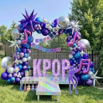 120 pezzi Set di arco di palloncini a tema Music Hunter, include palloncini a forma di stelle disco, stelle esplosive, note musicali e palloncini in lattice metallizzati viola, blu, argento e lavanda. Adatto per decorazioni di feste di compleanno, balli, addii al celibato, feste a tema disco e feste a tema Music Hunter.