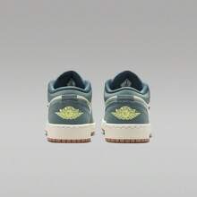 Zapatillas de baloncesto Air Jordan 1 Low SE (GS), IB7112-001 - verde menta - Ver 4