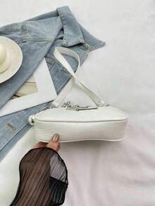 新款时尚女士单肩包，蜡面皮革法棍包，金属链条装饰设计，吊坠装饰设计，适合旅行、度假、购物和聚会。 - 白色 - 查看 6